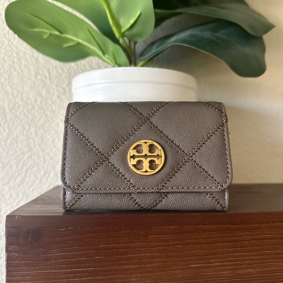 LIKE NEW ☀️ Tory Burch Willa Card Case - Picture 1 of 6